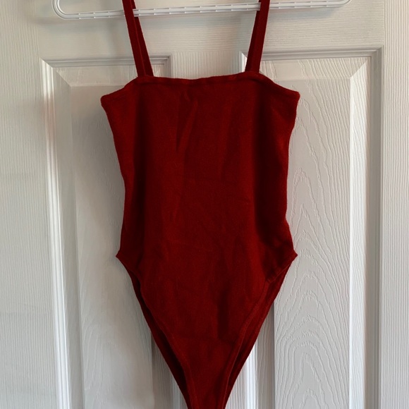 Cute one piece - Picture 2 of 2